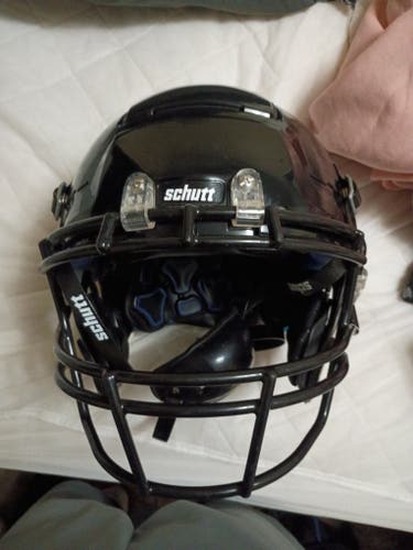 Adult Extra Large Schutt F7 Helmet (New)