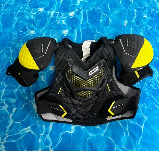 Large Intermediate Bauer Supreme Matrix Shoulder Pads (Used)
