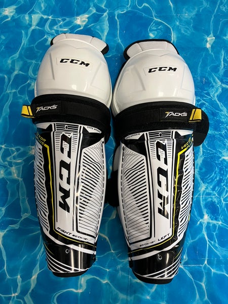 Junior CCM Vector plus Shin Pads 12" (Used)