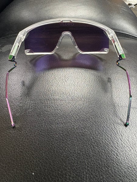 Unisex 100% Sunglasses (New)