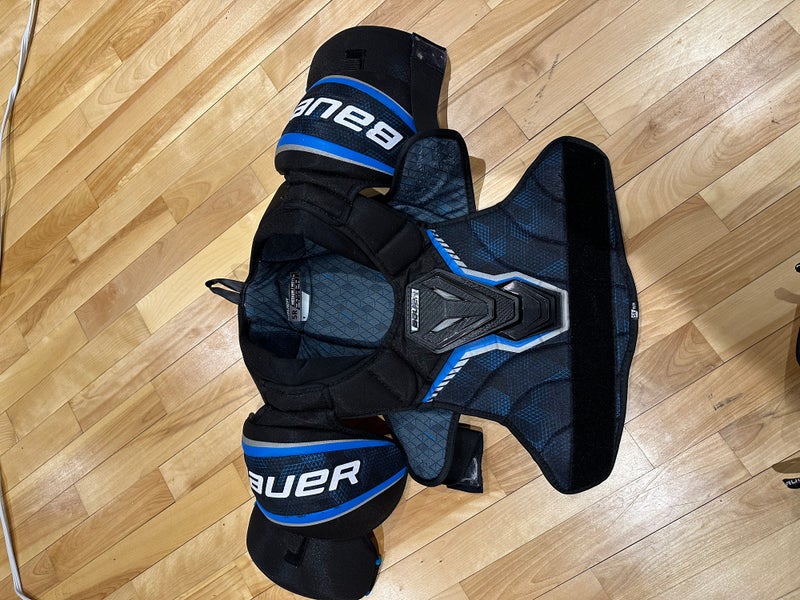 Men's Medium Senior Bauer X Shoulder Pads (Used)