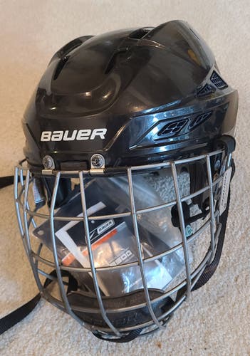 Large Bauer 8500 Helmet (Used)