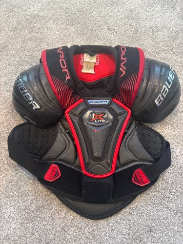 Men's Medium Junior Bauer Vapor 1X Lite Shoulder Pads (Used)