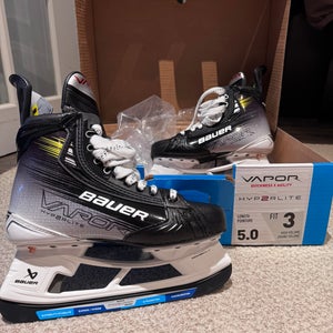 NEW BAUER HYPERLITE 2 SKATES - 5.0 Fit 3