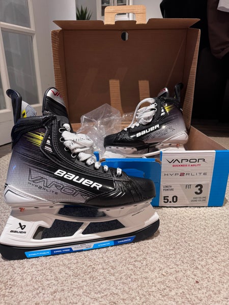 NEW BAUER HYPERLITE 2 SKATES - 5.0 Fit 3