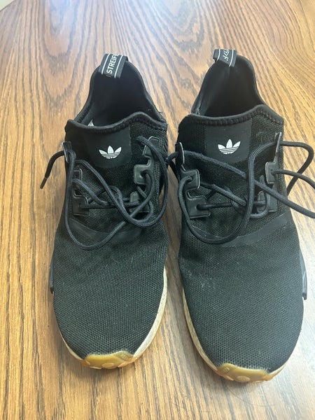 Black Men's Size M 10.5 (W 11.5) Adult Adidas Shoes (Used)