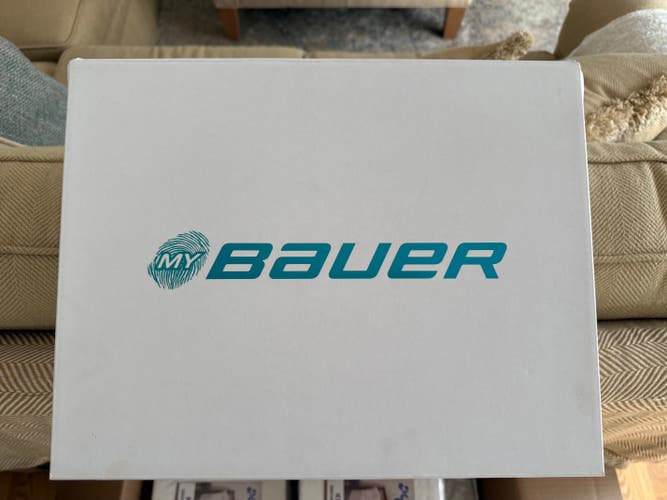2025 Bauer Vapor Flylite Hockey Skates Regular Width Pro Stock Size 3 (New)