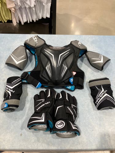 Youth Medium Maverik Charger Starter Kit