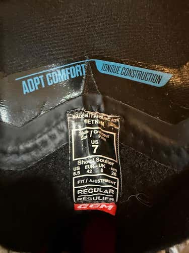 2024 CCM JetSpeed FT690 Hockey Skates Regular Width 7 (Used)