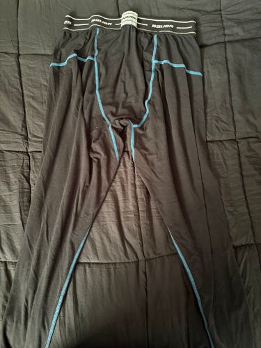 Black XL Men's Bauer hockey Compression (Used)