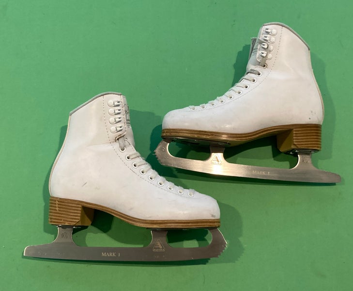 Used Jackson Ultima 200 Figure Skates Size 5 | Mark I Steel
