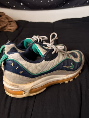 Green Men's Size M 10.0 (W 11.0) Adult Nike Air Max 90 Shoes (Used)