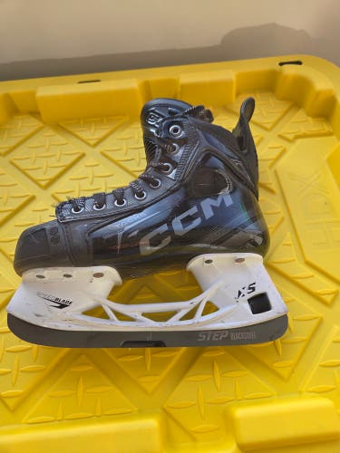 CCM Tacks XF PRO Size 2.5 Regular Width Skates
