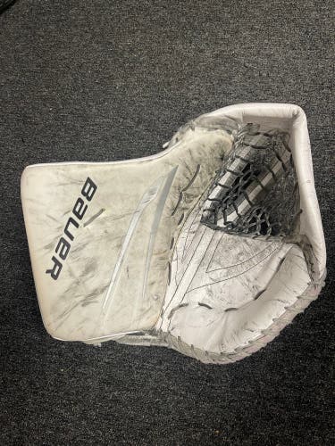 2023 Bauer Vapor Hyperlite 2 Regular Pro Stock (Used)