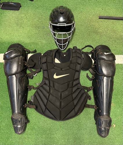 Nike Diamond Elite Catcher's Set All back (ALL BLACK ALLSTAR HELMET INCLUDED) (Used) (size 17)
