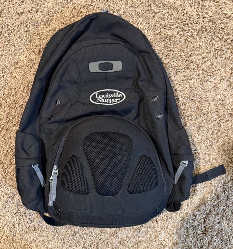 Louisville Slugger Ogio Back Pack (Lightly Used)