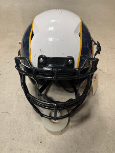 Youth Medium Schutt Vengeance A11 Helmet (Used)