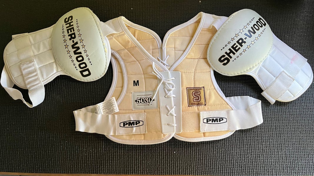 Medium Senior Sher-Wood 5030 Shoulder Pads (Used)