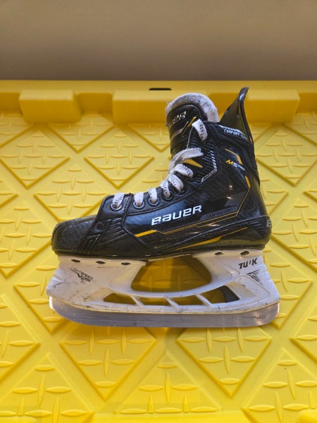 Bauer Supreme M5 Pro Hockey Skates Regular Width Size 2 (Used)