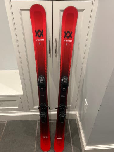Unisex 2023 Volkl Mantra Jr 138 cm All Mountain Skis With Bindings Max Din 10 (Used)