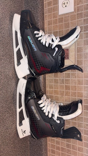 2024 Bauer Supreme Shadow Hockey Skates Regular Width Size 6 (Used)