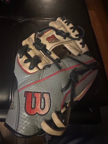 Infield RH Wilson A2000 PF88 Baseball Glove 11.25" (Used)