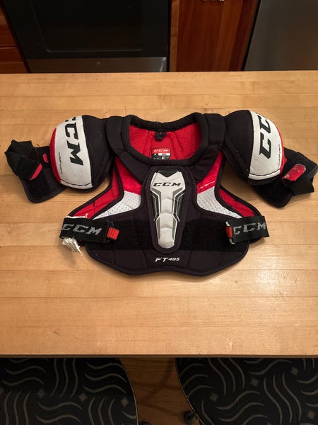 Men's Small Junior CCM JetSpeed FT485 Shoulder Pads (Used)