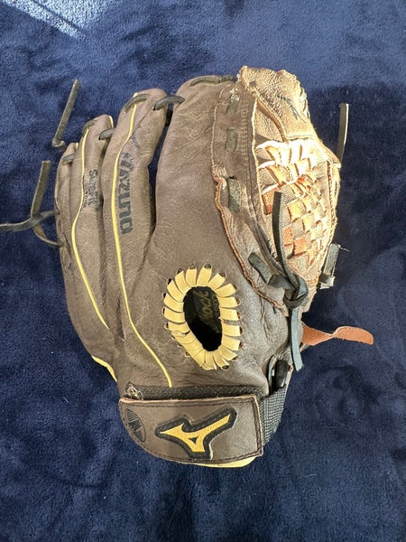 Brown Mizuno Prospect RH Pitcher's Baseball Glove 11.5" (Used)