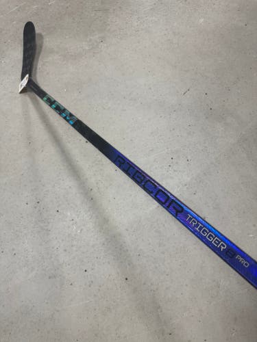 CCM Ribcor Trigger 8 Pro Hockey Stick | Size Junior p28 Flex 40"
