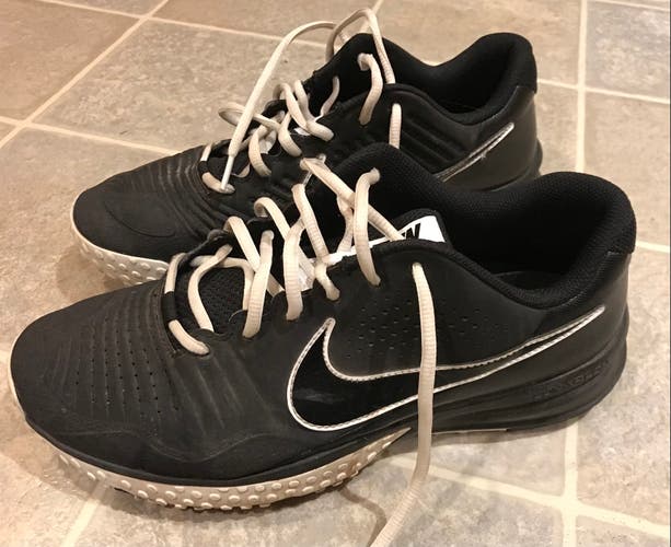 Black Men's Size M 9.0 (W 10.0) Adult Nike Low Top Turf Cleats (Used)