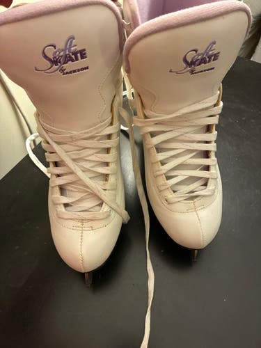 Jackson Soft Skate Figure Skates B Adult 10 (Used)