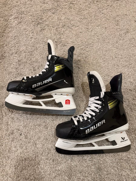 Bauer Vapor Hyperlite 2 Hockey Skates Wide Width Pro Stock 9 (New)