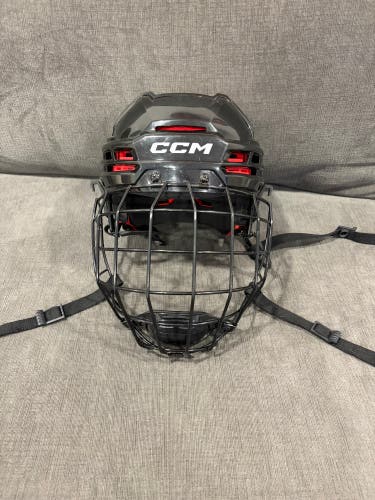 Medium Youth CCM Super Tacks X Helmet (Used)