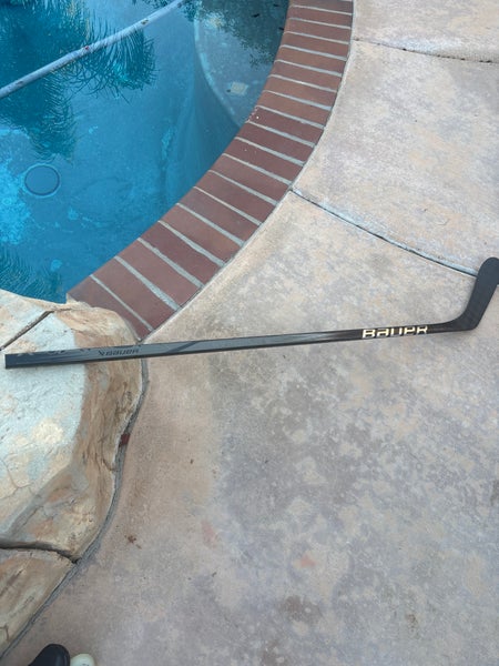 Junior Bauer Vapor FlyLite Left Hand Hockey Stick P28 50 Flex (New)