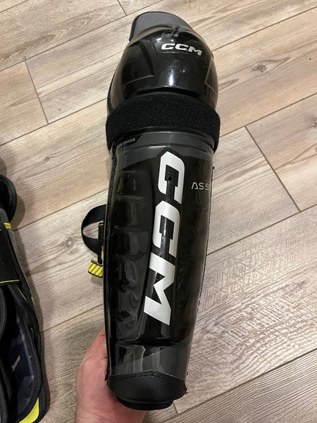 Senior CCM Tacks AS 580 16" Shin Pads (New)