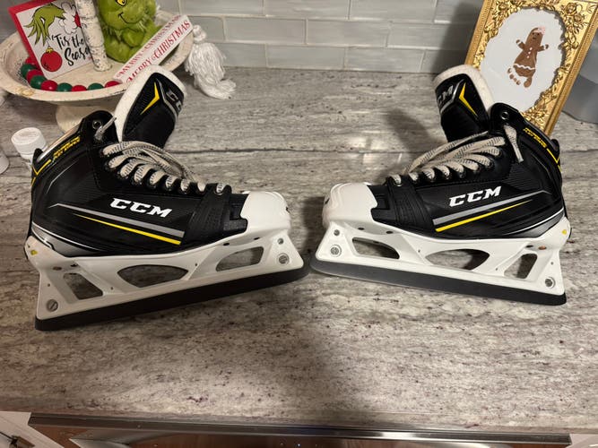 2018 CCM Tacks 9080 Hockey Goalie Skates Regular Width 8 (Used)
