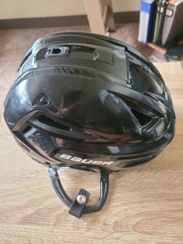Small Bauer Re-Akt 150 Helmet (Used)