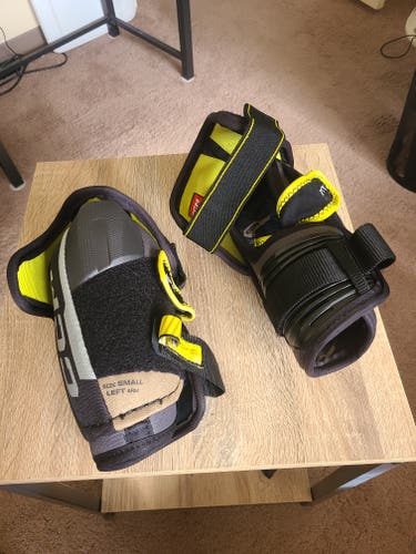 Senior Small CCM Tacks AS 580 Elbow Pads (Used)