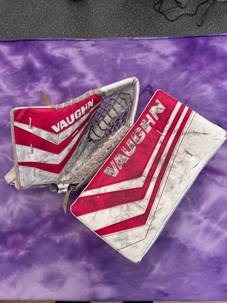 Red Junior Vaughn SLR2 Goalie Gloves & Blockers Regular (Used)
