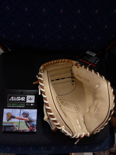 New with tags 2025 Wilson A2000 Catcher's catchers mitt 33" w/ Allstar wrist guard combo