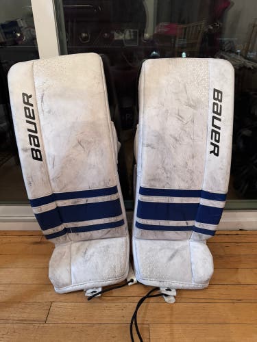 White 26" Junior Bauer GSX Goalie Leg Pads (Used)