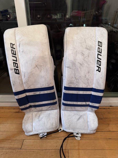 White 26" Junior Bauer GSX Goalie Leg Pads (Used)