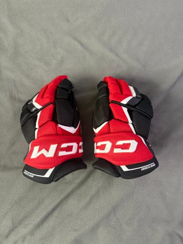 CCM JetSpeed FT6 Pro Gloves 14" (Used)