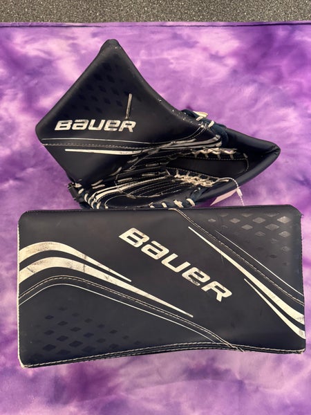 Blue Junior Bauer Vapor X2.7 Goalie Gloves & Blockers Regular (Used)