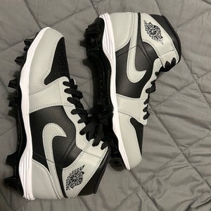 Men's Size M 9.5 (W 10.5) Nike Jordan 1 Mid  TD Top Molded Cleats (NWOT)