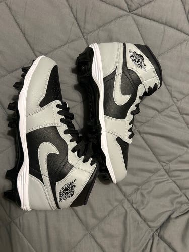 Men's Size M 9.5 (W 10.5) Nike Jordan 1 Mid TD Top Molded Cleats (NWOT)