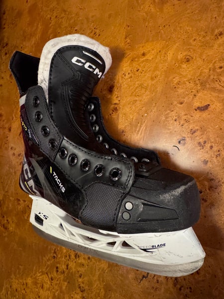 CCM Tacks AS-570 Hockey Skates Wide Width Size 3 (Used)