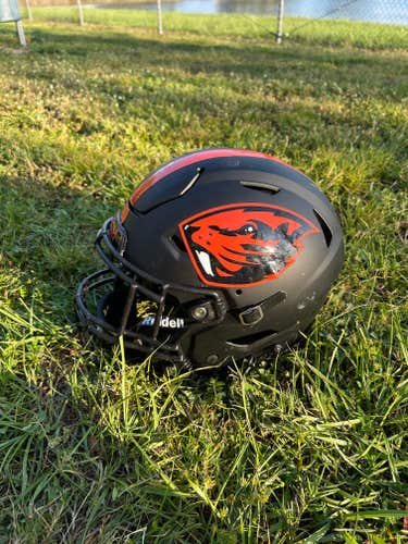 Riddell SpeedFlex Helmet – Oregon Beavers | Adult Extra L Excellent — Available only in 𝐏𝐋𝐘𝐑.𝐒𝐓𝐎𝐑𝐄