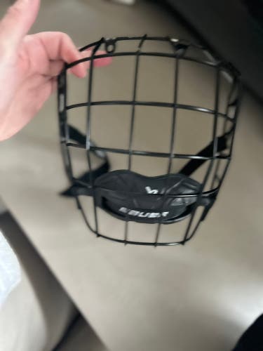 Large Bauer Profile II Facemask Full Cage (Used)