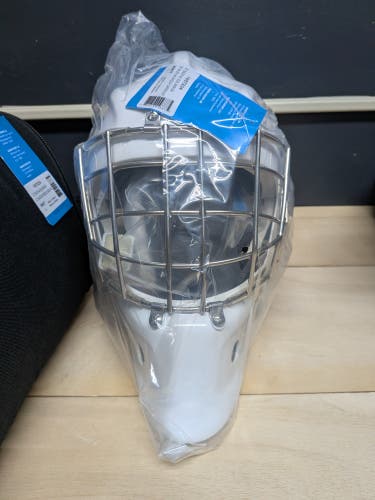 Senior Large Bauer 940 Goalie Mask (New)